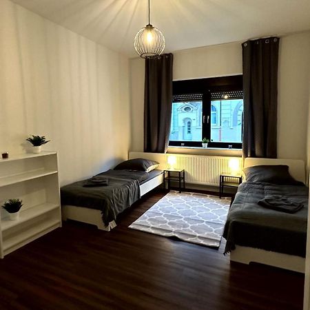 Cozy Apartment With Garden In Gelsenkirchen Kültér fotó