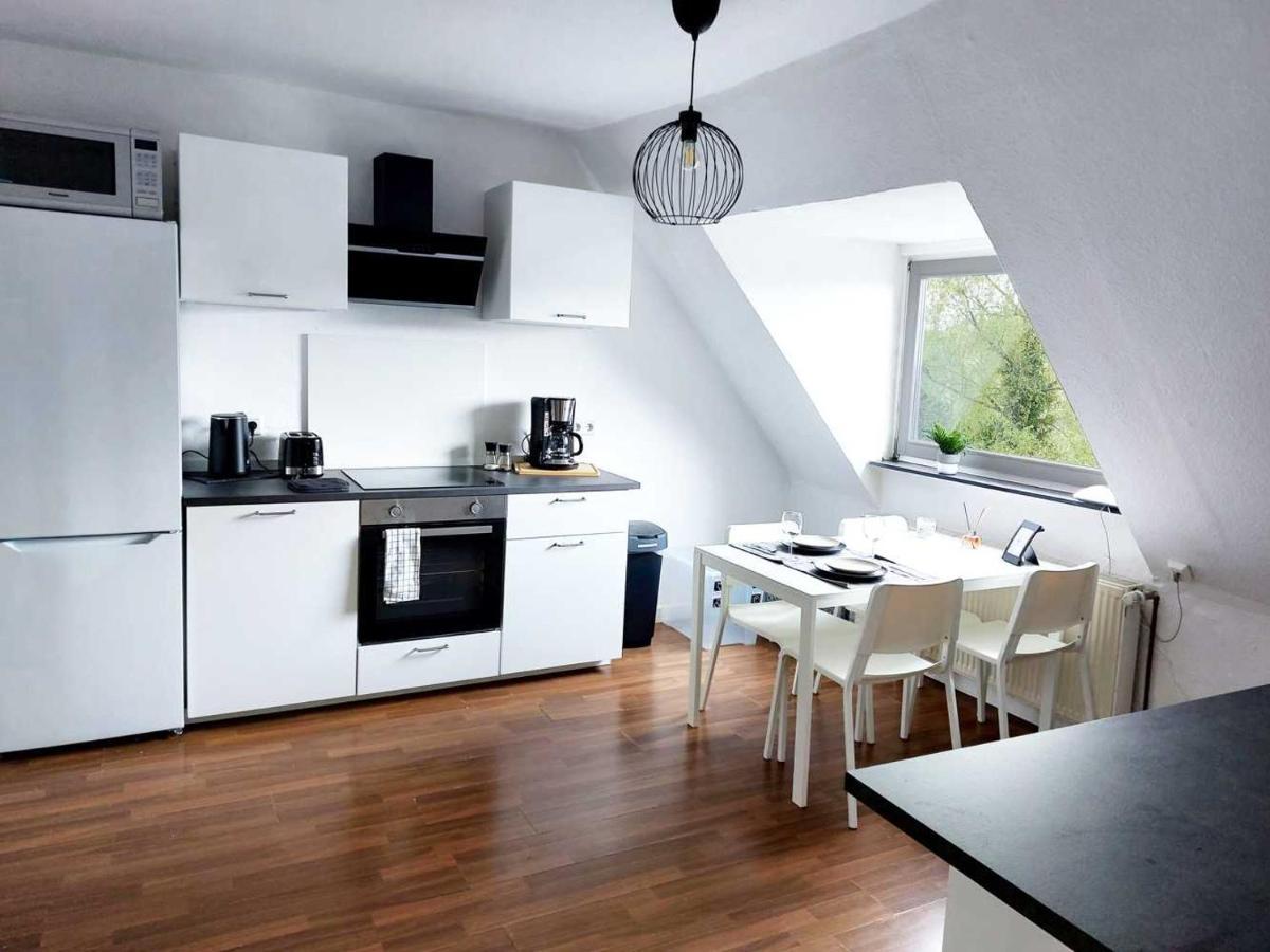 Cozy Apartment With Garden In Gelsenkirchen Kültér fotó