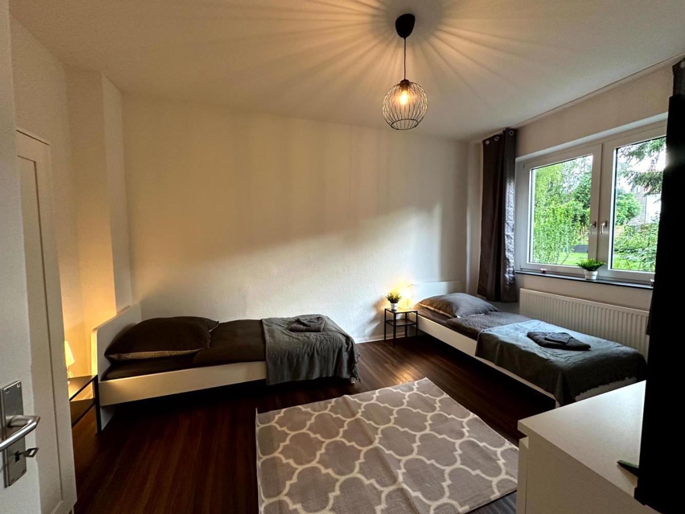Cozy Apartment With Garden In Gelsenkirchen Kültér fotó