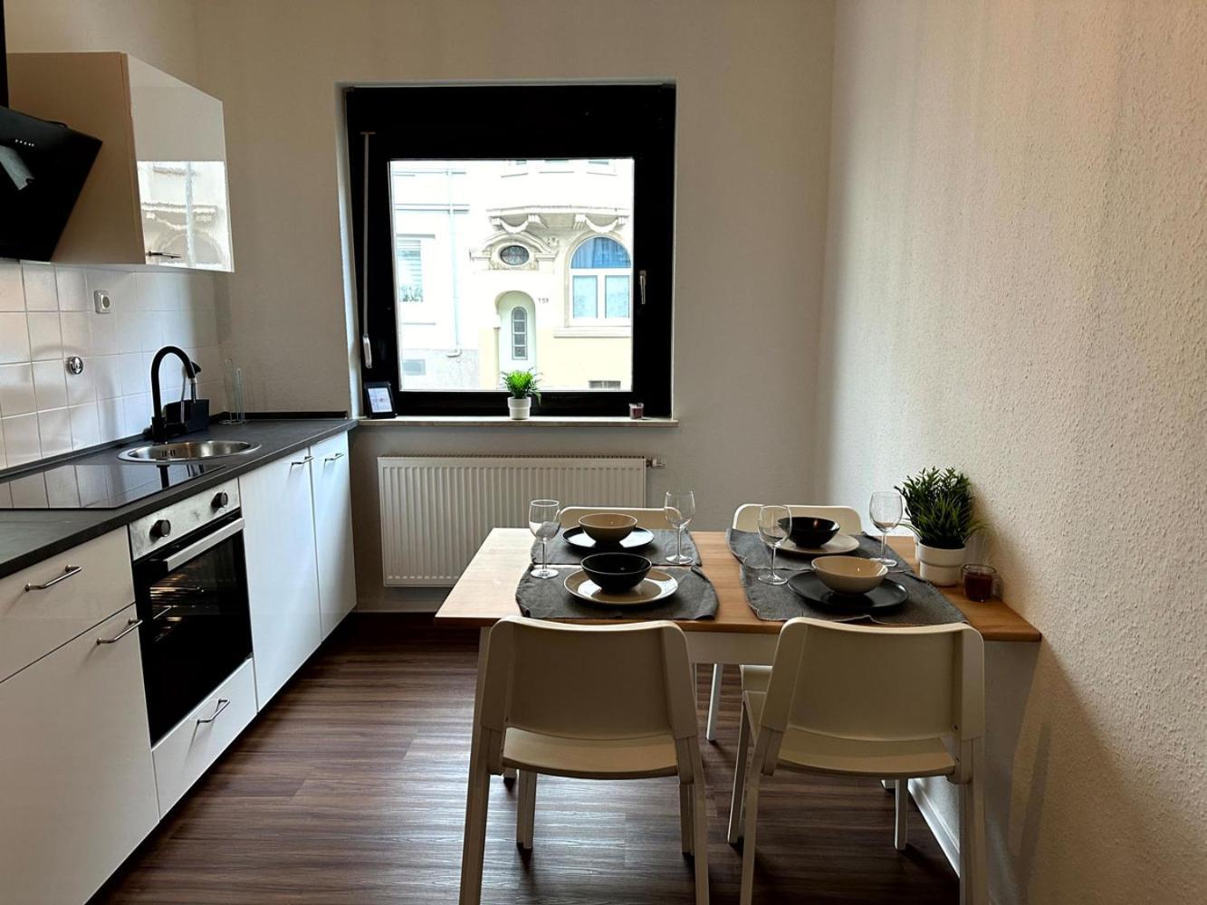 Cozy Apartment With Garden In Gelsenkirchen Kültér fotó